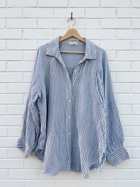 Torrid Size 0 Blue White Striped Cotton Double Gauze Raw Hem Button Down Shirt
